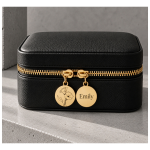 Personalisierte Schmuckschatulle mit Geburtsblume und Namen – Kleine Reise Schmuckbox aus Leder in Beige oder Schwarz – Geschenke für Sie